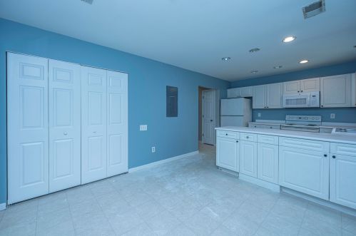 3236 Queensgate Way, Mount Pleasant SC  29466-6989 exterior