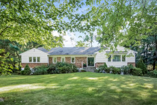 5 Pinehurst Dr, Purchase, NY 10577-1010