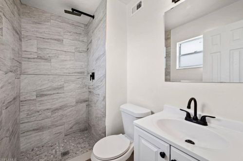 1910 48th St, Naples, FL 34116-5732