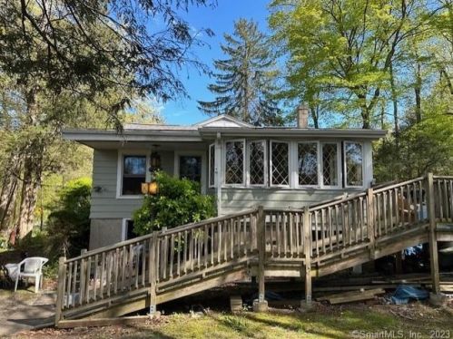 218 Notch Hill Rd, North Branford, CT 06471-1824