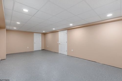 9 Natale Dr, Sparta NJ  07871-3032 exterior