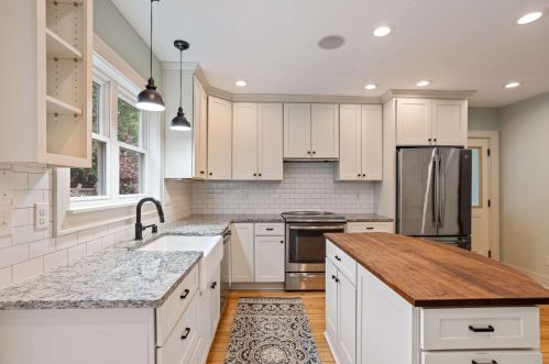 2006 Cambridge Ave, Milwaukee, WI 53202-1012