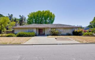 19540 Scotland Dr, Saratoga, CA 95070-5028
