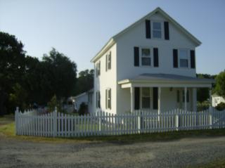 34 Pearl St, Mobjack, VA 23056-2021