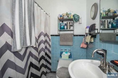 144 Main St, Ridgefield Park NJ  07660-1256 exterior