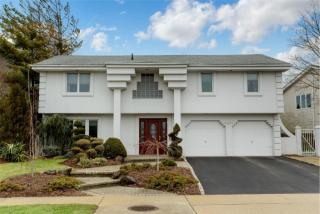 3231 Judith Dr, North Bellmore, NY 11710-5408
