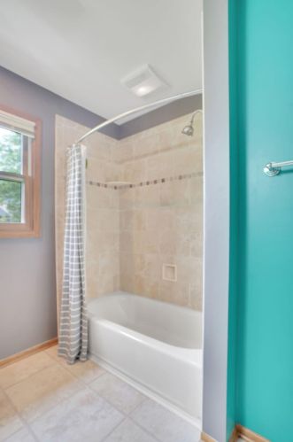 4722 Fairway Dr, Waterford WI  53185-3370 exterior