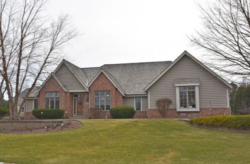 515 Ponderosa Dr, Chenequa, WI 53029-8642