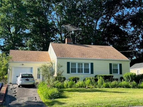 3808 Old Town Rd, Bridgeport, CT 06606-1031