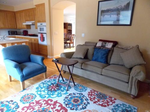 1409 Birdie Dr, Windsor CA  95492-8717 exterior