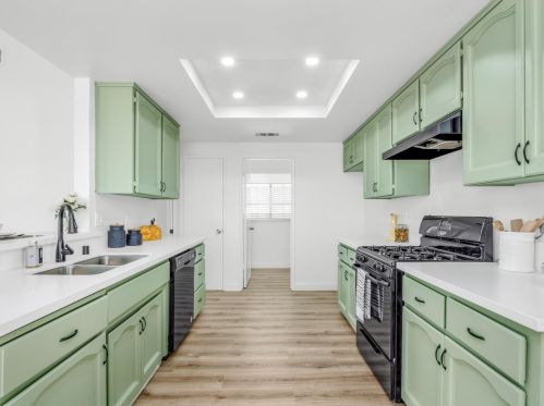 855 Mount Whitney Ave, Laton CA  93242-9724 exterior