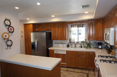 1243 4 St, Simi Valley CA 93065-3247 exterior