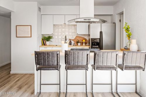 10824 12th St, Phoenix AZ  85020-1131 exterior