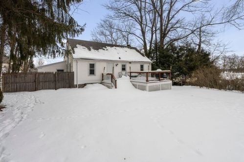 4 Ludington Rd, Worcester MA  01602-3223 exterior