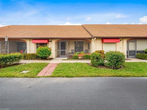 10737 Henry Ct, Naples, FL 34109-1560
