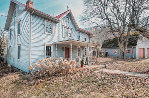 31 Tunnelton Rd, Clarksburg, PA 15725-8134