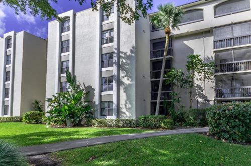 2025 Lavers Cir, Delray Beach, FL 33444-7604