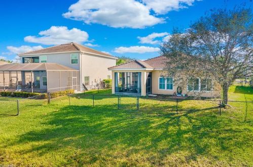 2642 Orange Grove Trl, Naples, FL 34120-7561