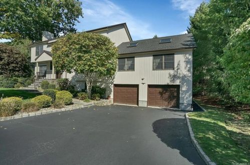 204 Briarwood Dr, Somers Town, NY 10589-1810