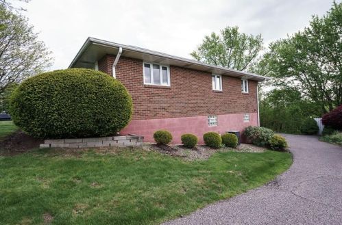 405 5th St, Mc Donald, PA 15057-1110