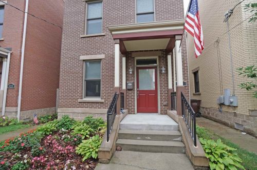 916 Hamlet St, Newport, KY 41071-2232