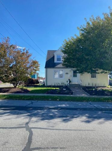 687 Birmingham St, Bridgeport, CT 06606-3308