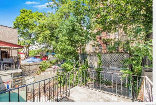 1462 Rosedale Ave, Bronx NY  10460-3255 exterior