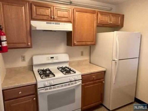 728 Pepperidge Rd, Mahwah NJ  07430-3451 exterior