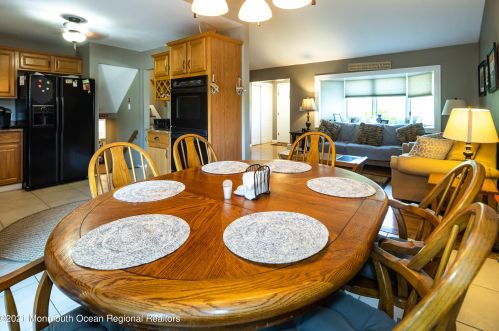 124 Statesir Pl, Tinton Falls NJ  07701-6143 exterior