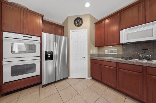 106 Clearwater Way, Rancho Mirage CA  92270-1754 exterior