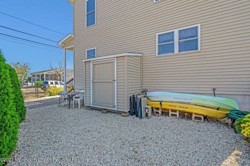 271 Kearney Ave, Pelican Island NJ  08751-1822 exterior