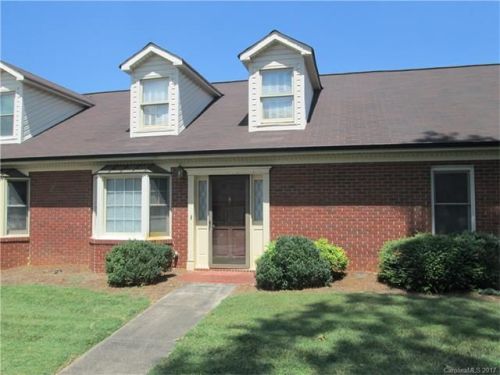 124 Oakwood Dr, Statesville, NC 28677-5313