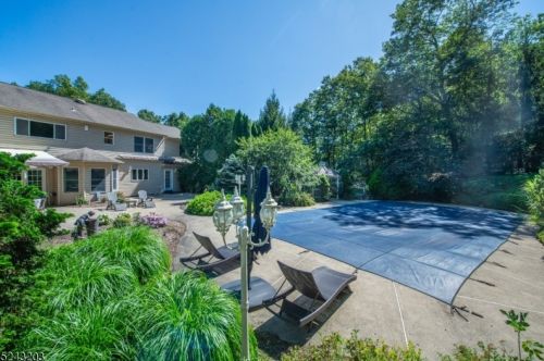 19 Marisa Ct, West Milford NJ  07480-3000 exterior