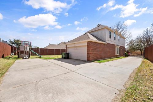 1407 Brittany Ln, Midlothian TX  76063-4062 exterior