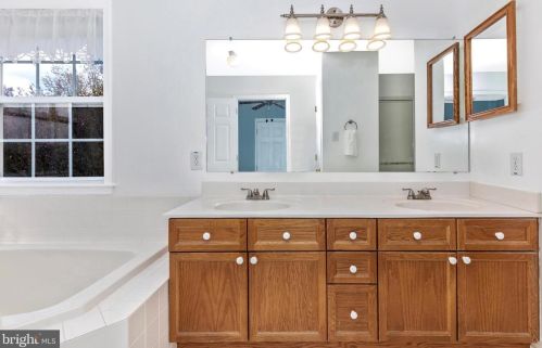 309 Williams Cir, Collegeville PA  19473-2344 exterior