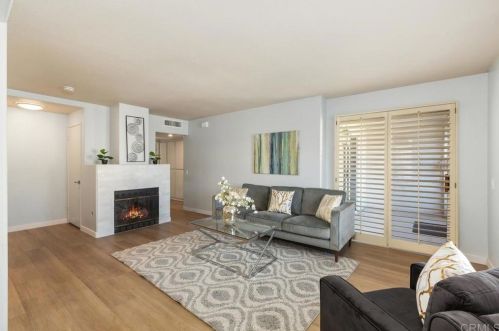 7442 Altiva Pl, Carlsbad CA 92009-6412 exterior