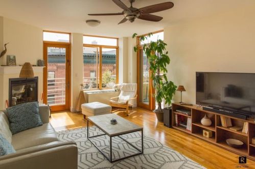 2077 5th Ave, New York NY  10035-1281 exterior