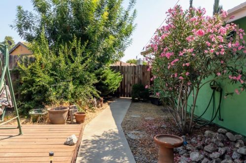 2130 Creek Ct, Newman CA  95360-1445 exterior