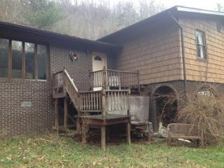 1076 Big Hollow Rd, Blountville, TN 37617-6114