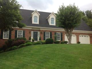 1065 Sussex Dr, Kingsport, TN 37660-5836