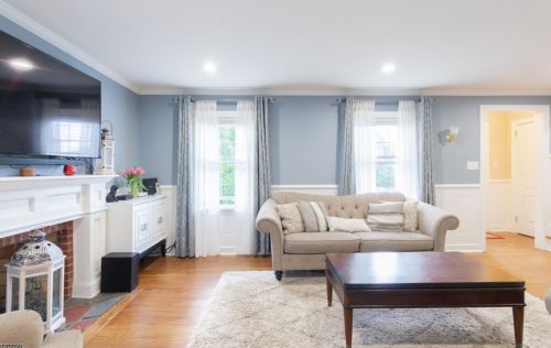 284 Passaic Ave, Nutley NJ  07110-2743 exterior