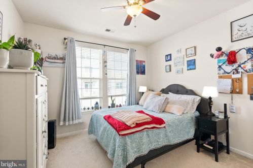 7405 Brunson Cir, Gainesville VA 20155 exterior