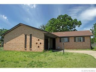 105 Mulberry Ln, Bartlesville, OK 74003-1612