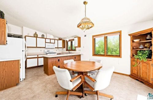 5260 Samuelson Rd, Duluth MN 55811-9789 exterior