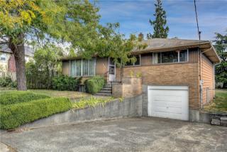 8526 Densmore Ave, Seattle, WA 98103-4047