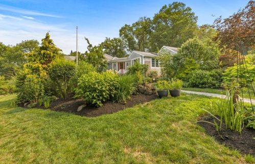 180 Pilgrim Rd, Marshfield, MA 02050-6811