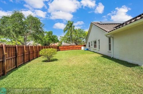 16340 11th St, Hollywood FL 33027-5115 exterior