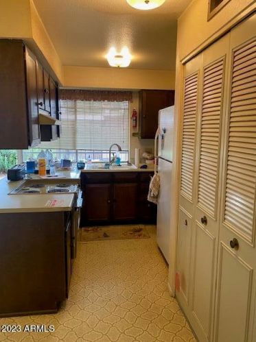 6608 46th Dr, Glendale, AZ 85301-4103