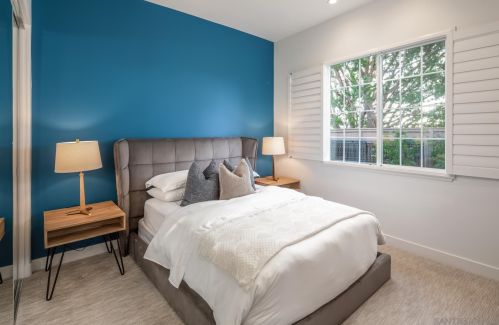 1355 Ravean Ct, Encinitas CA  92024-6204 exterior