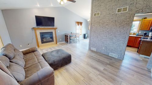 348 Woodridge Pl, Manitowoc WI  54220-7169 exterior